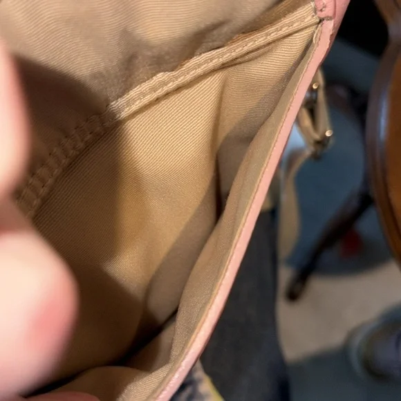 Coach   Crossbody bag  concealed carry  leather pink/white trim  cream color str - Picture 9 of 13